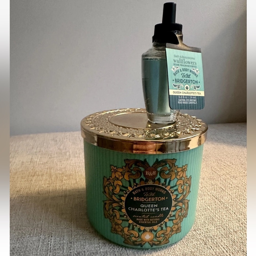 Bath & Body Works Queen Charlotte's Tea Bath Soak - Green and Gold